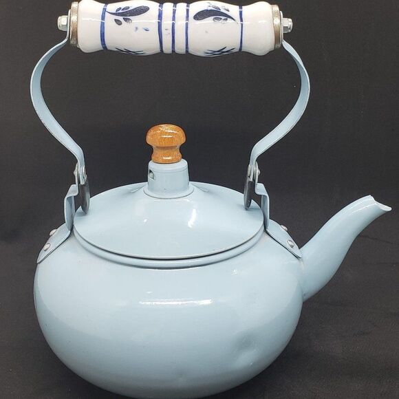 Vintage Enamel Tea Kettle with Country Goose Design and Ceramic Handle - Picture 7 of 8